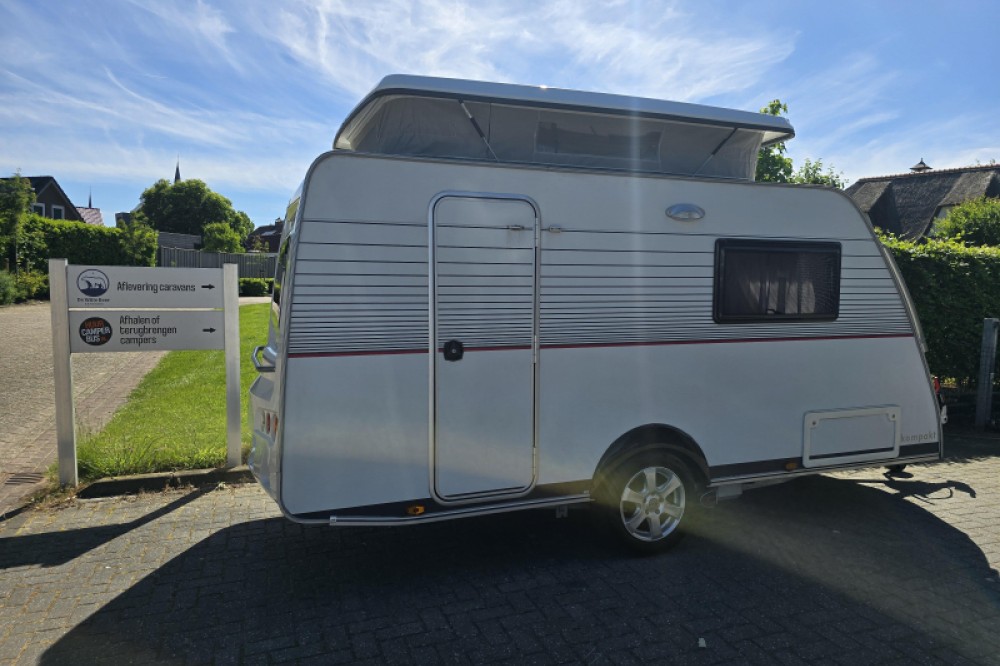 Kip Kompakt 37 LKV met mover + voortent