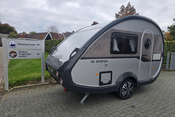 T@B Metropolis 320 met luifel en kachel
