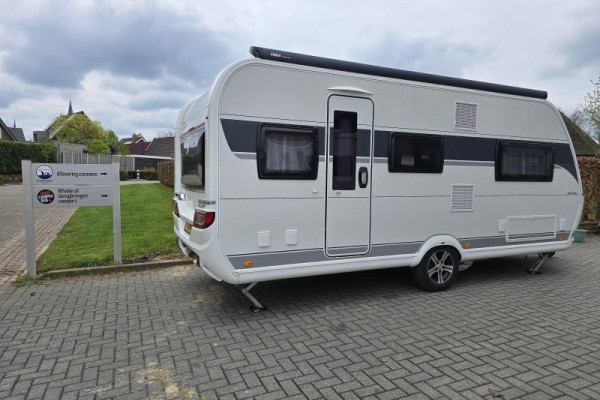 Hobby Maxia 495 UL mover + luifel + leveler