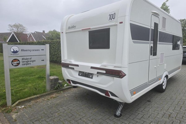 Hobby De Luxe 460 SFF met mover en tent + tv