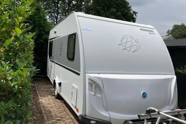 Knaus Sport 450 FU mover + voortent Unico