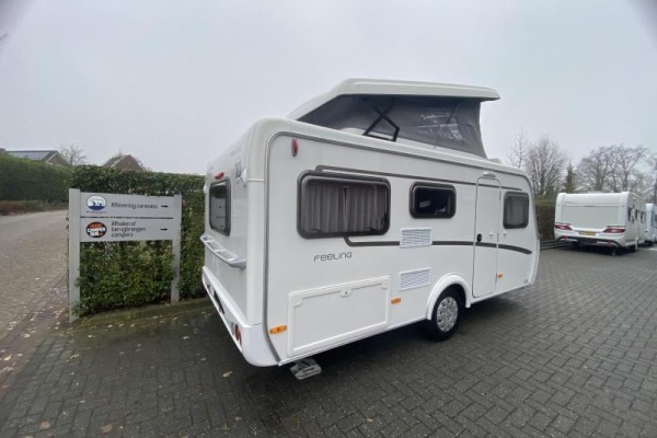 Eriba Feeling 425 met hefdak en bed